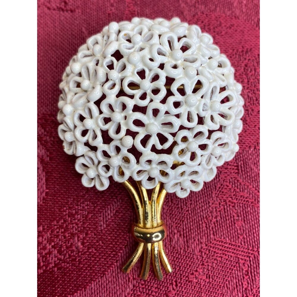Vintage Monet White Enamel Gold Tone Flower Bouquet Brooch Pin Clip 3D